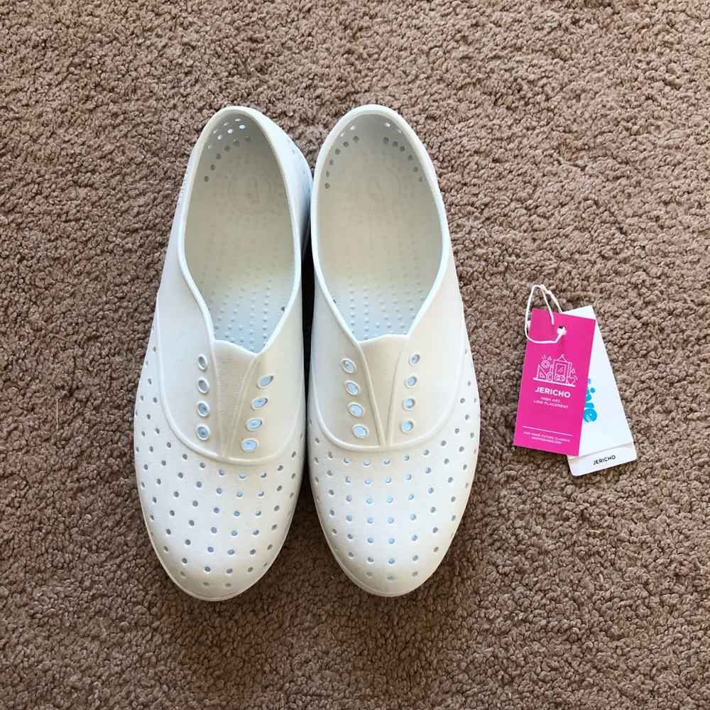 NWT Native Jericho Shoes - Shell White